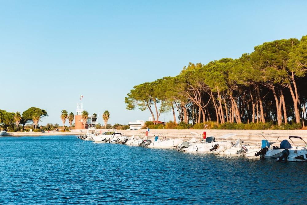 فندق Argonauti مارينا دي بيستيتشي المظهر الخارجي الصورة